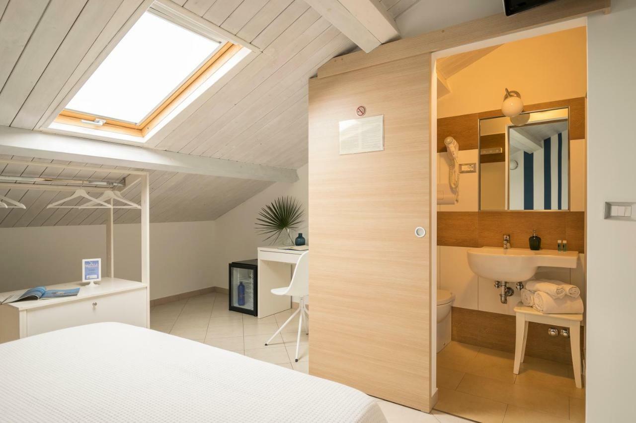 Civico 64 Bed & Breakfast In Mansarda Palmi Kültér fotó