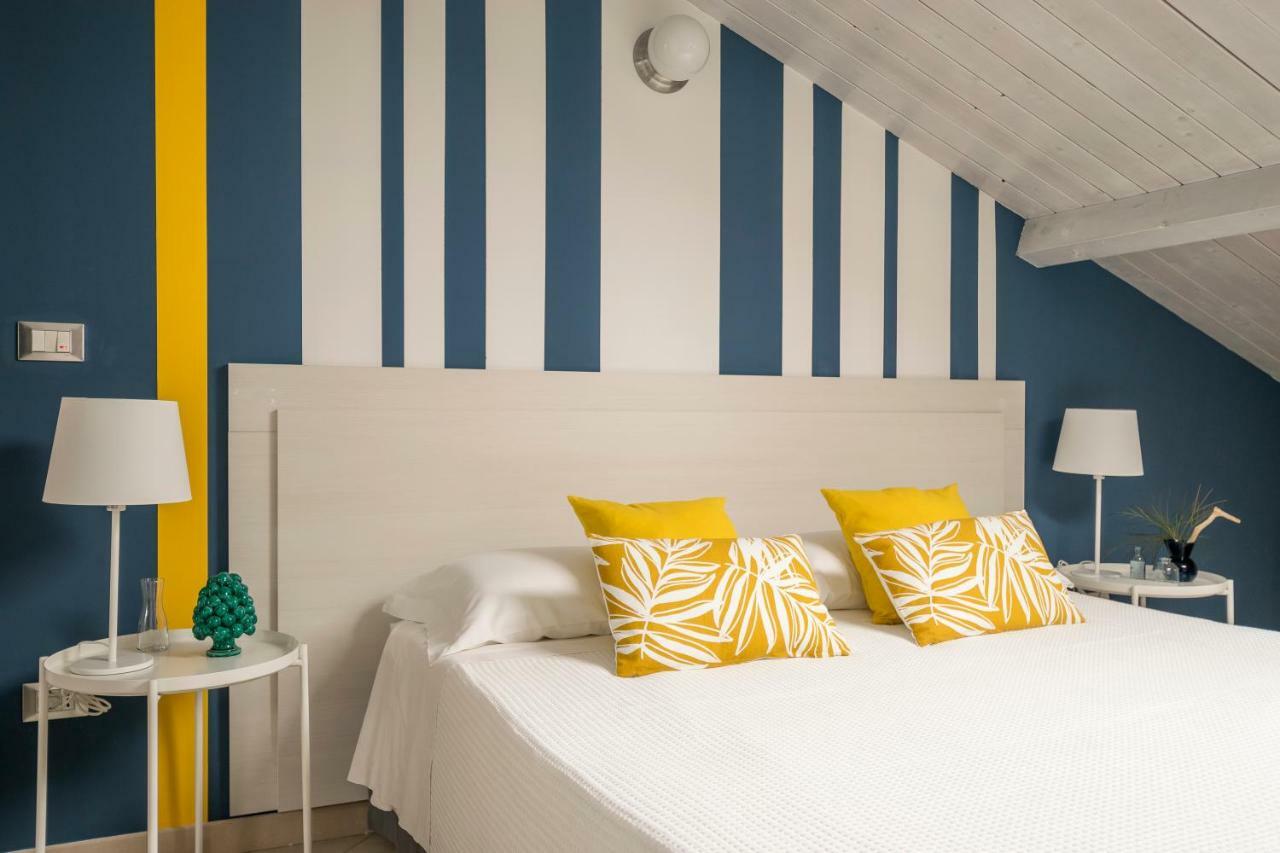 Civico 64 Bed & Breakfast In Mansarda Palmi Kültér fotó