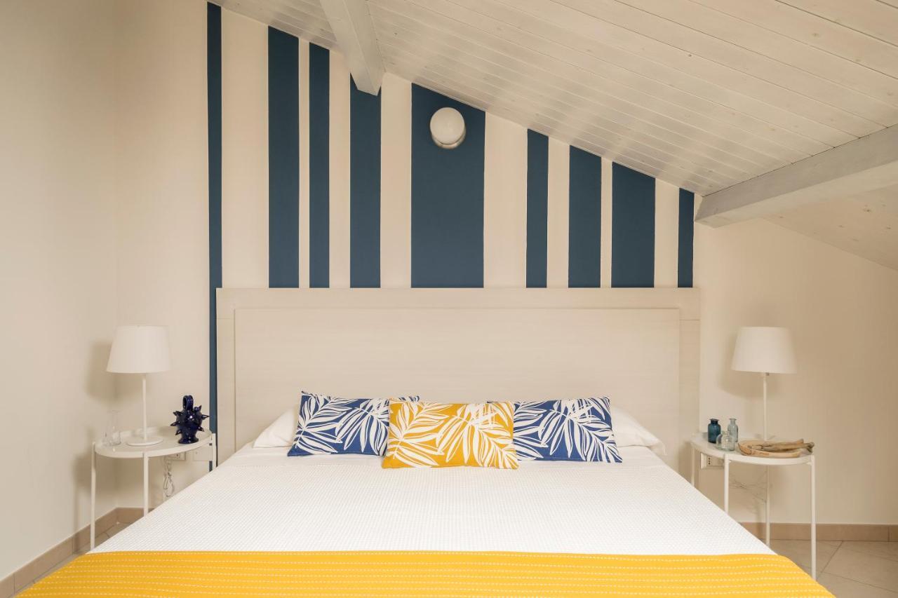 Civico 64 Bed & Breakfast In Mansarda Palmi Kültér fotó